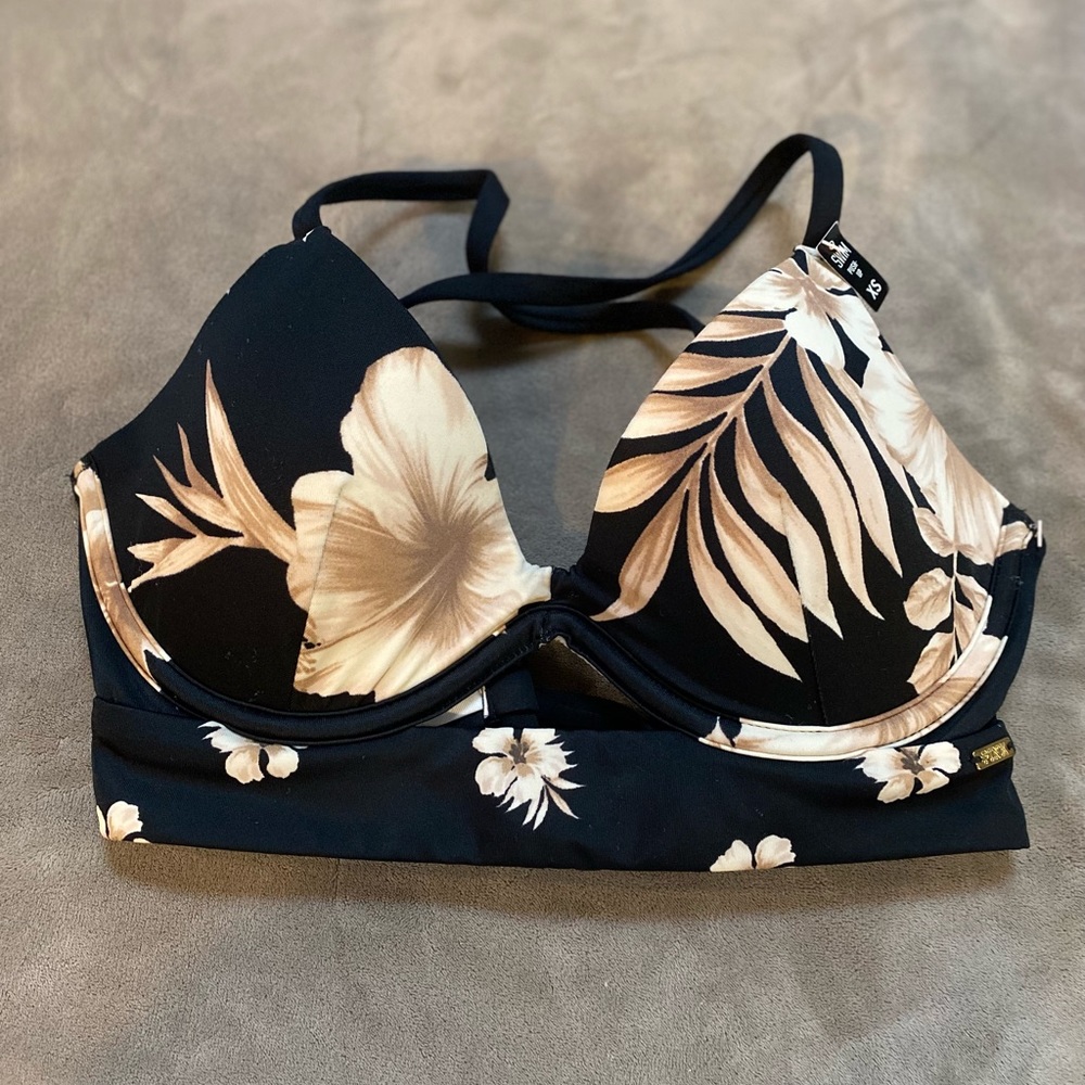 PINK Victoria’s Secret Swim Bikini Top
